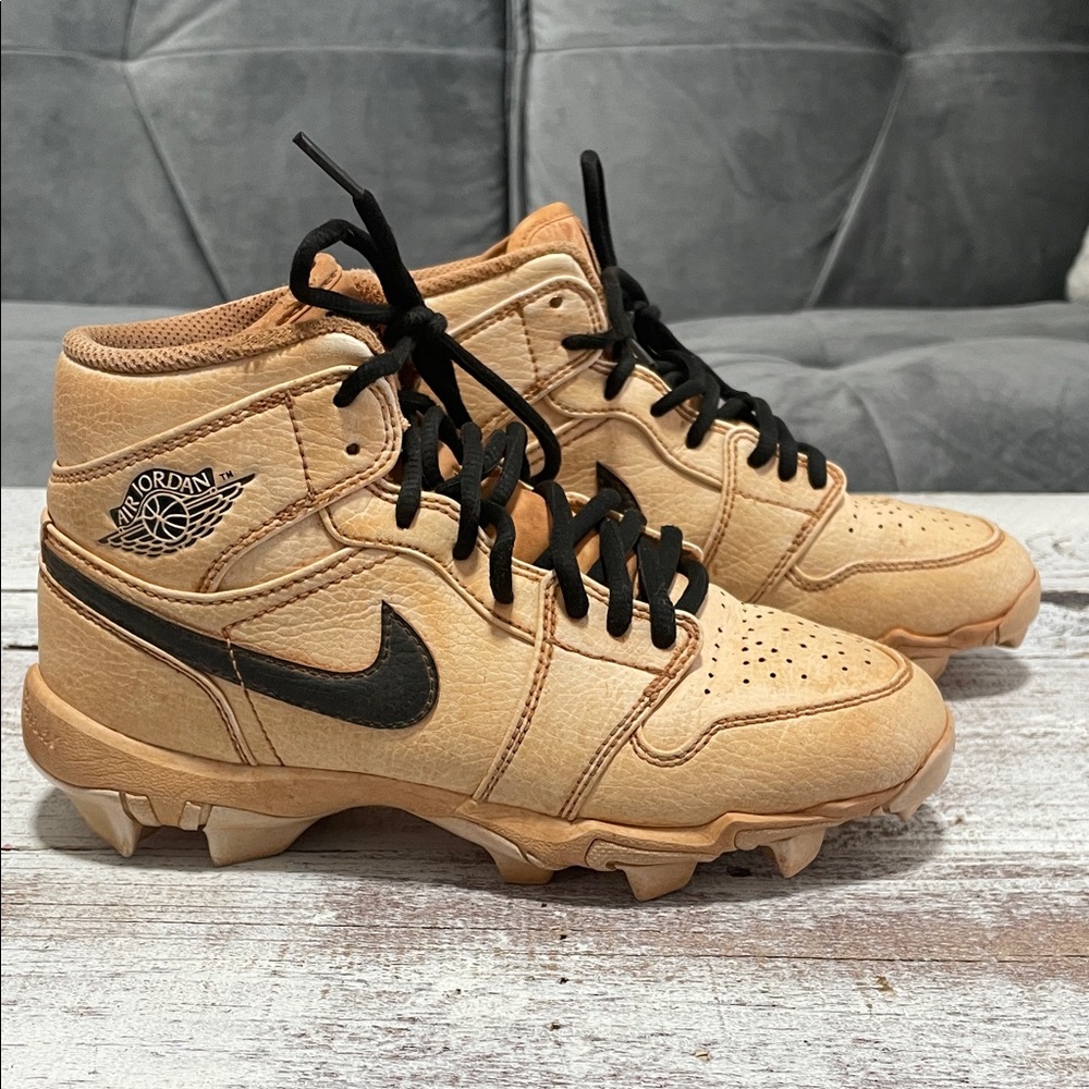 NIKE Air Jordan Kid’s Metal Baseball Cleets Size 3.5 Y